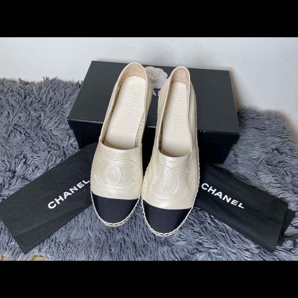 Authentic Brand New Chanel Espadrilles Pearl Ivory